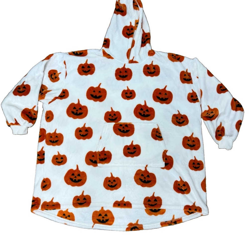 NWT Throwzy Halloween Jack O'Lanterns White O/S Jr M Lorenz Hoodie Poncho Lounge